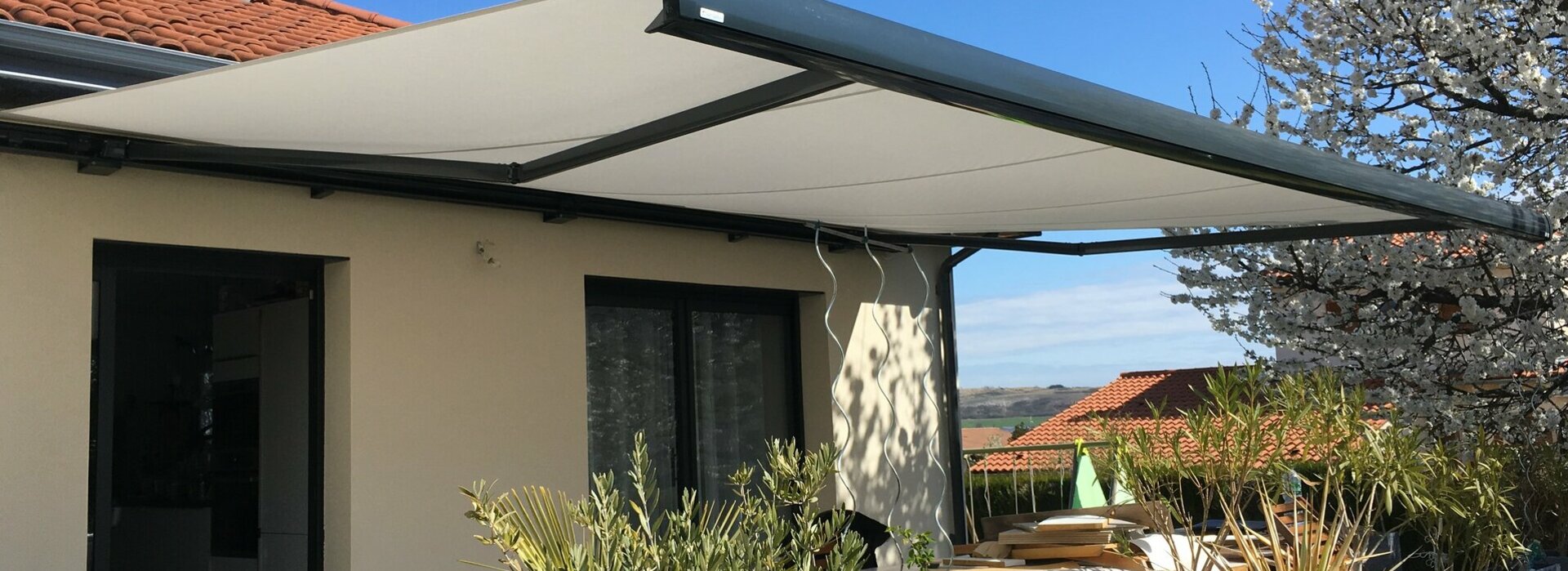 : Véranda aluminium, pergola, auvent, store de terrasse : plus d’espace pour votre extérieur - Système Baie